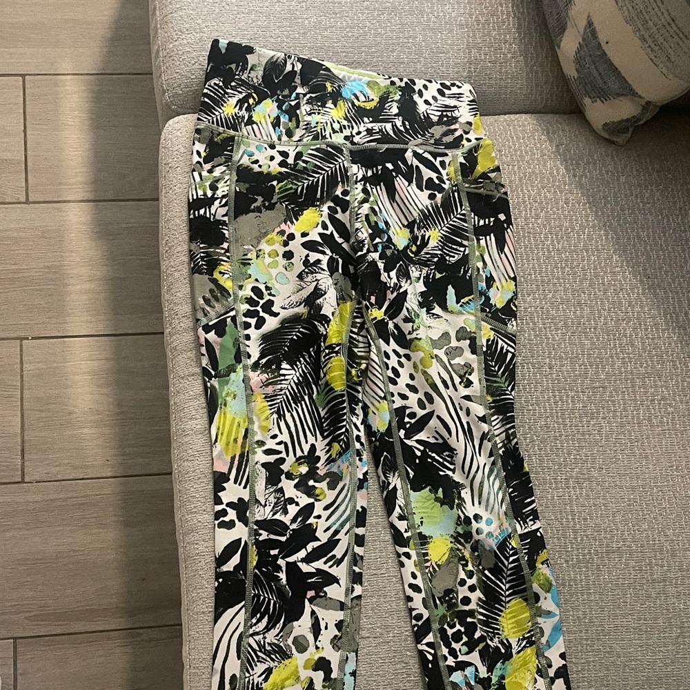 Calvin Klein Colorful Patterned mid length Leggings AXS brand new never worn
